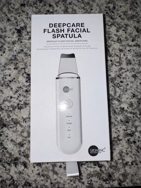 SkinInc Deepcare Flash Facial Spatula - White